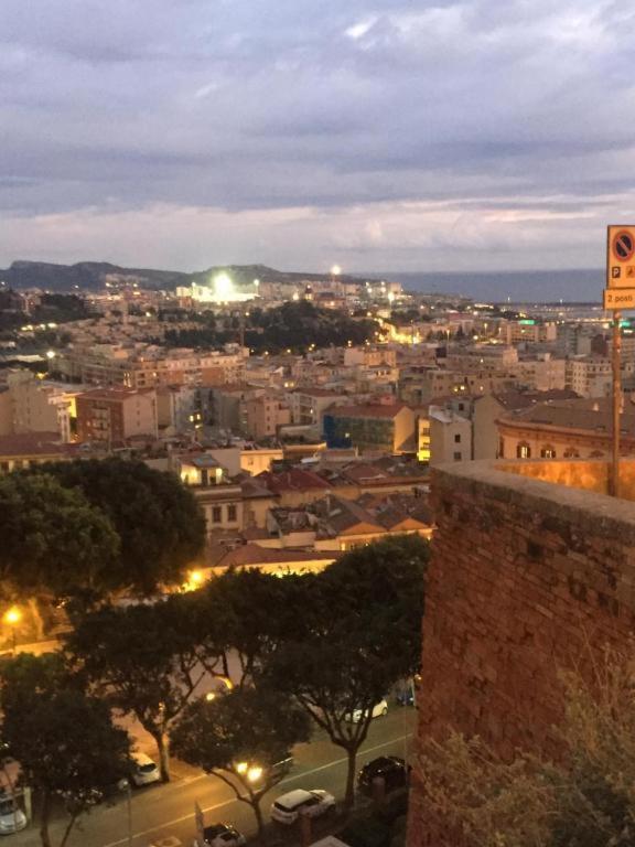 Little Cagliari Apartment ภายนอก รูปภาพ